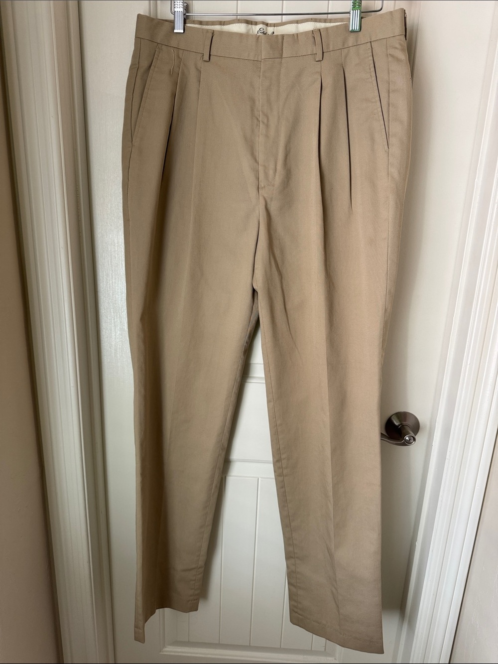 Eddie Bauer Men’s Pleated Chinos in Tan pant